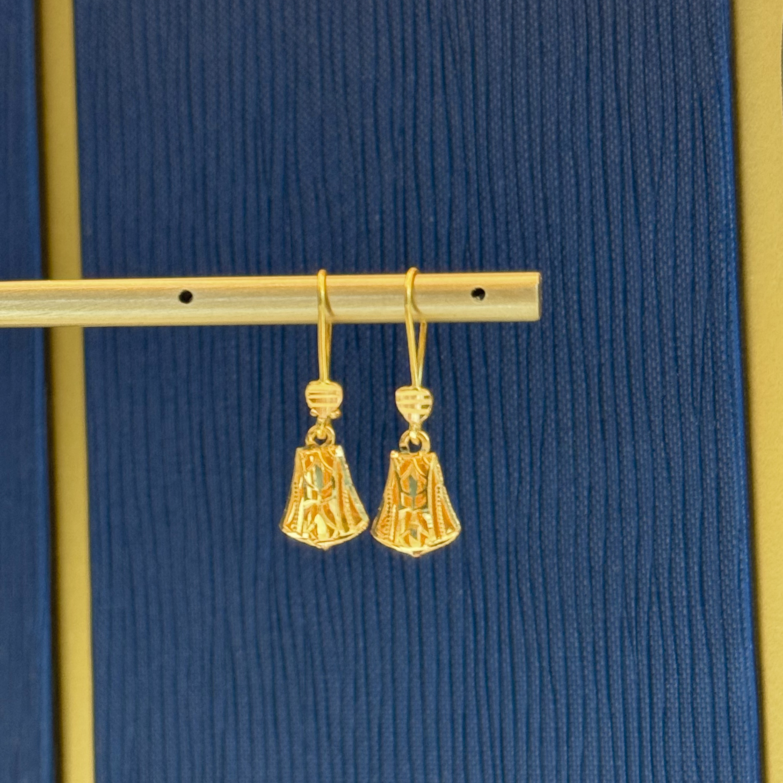 21-karat gold pendant earrings for children, made in the UAE - (S-0043) 21-karat gold pendant earrings for children, made in the UAE - (S-0043)