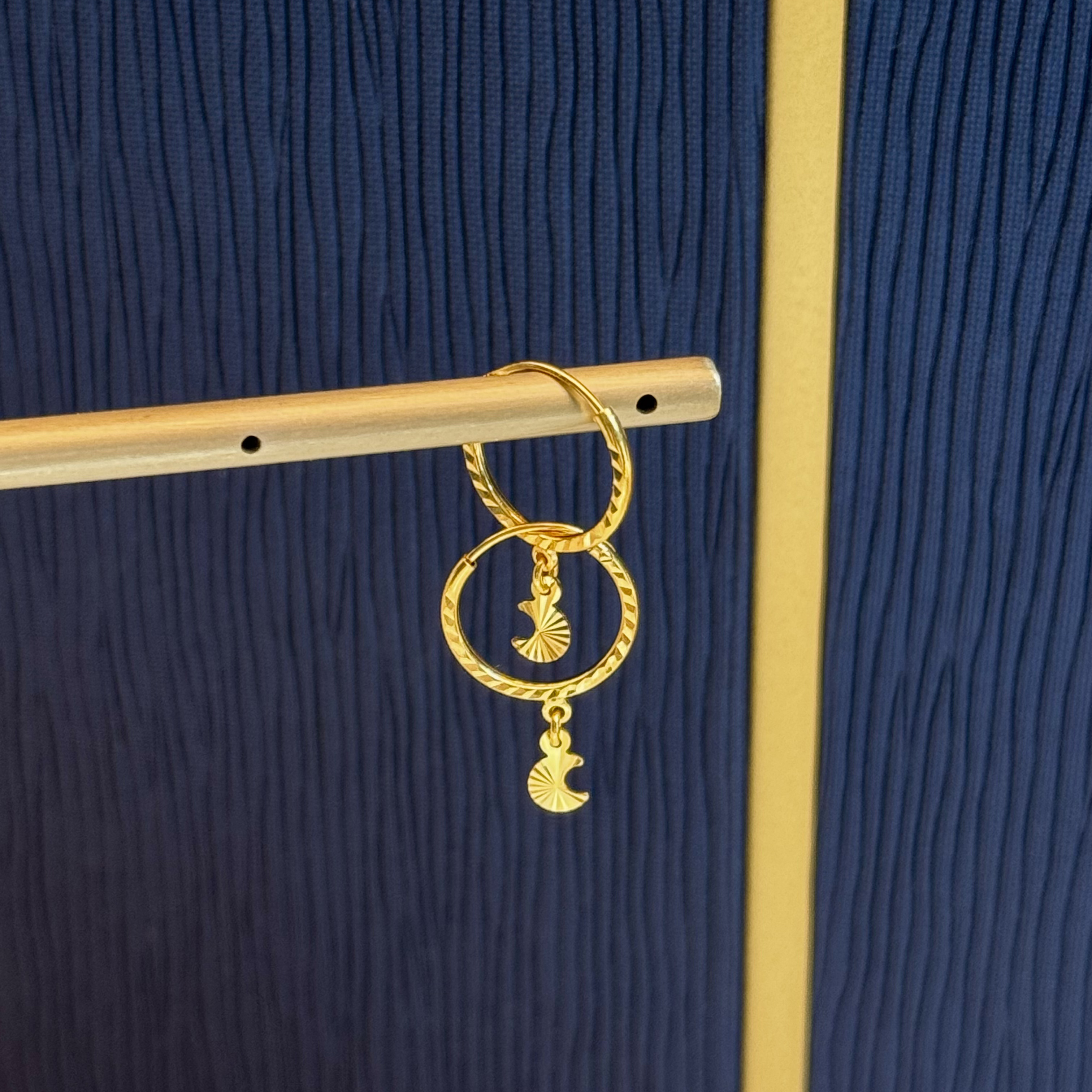 21-karat gold hoop earrings, made in the UAE - (S-0045) 21-karat gold hoop earrings, made in the UAE - (S-0045)