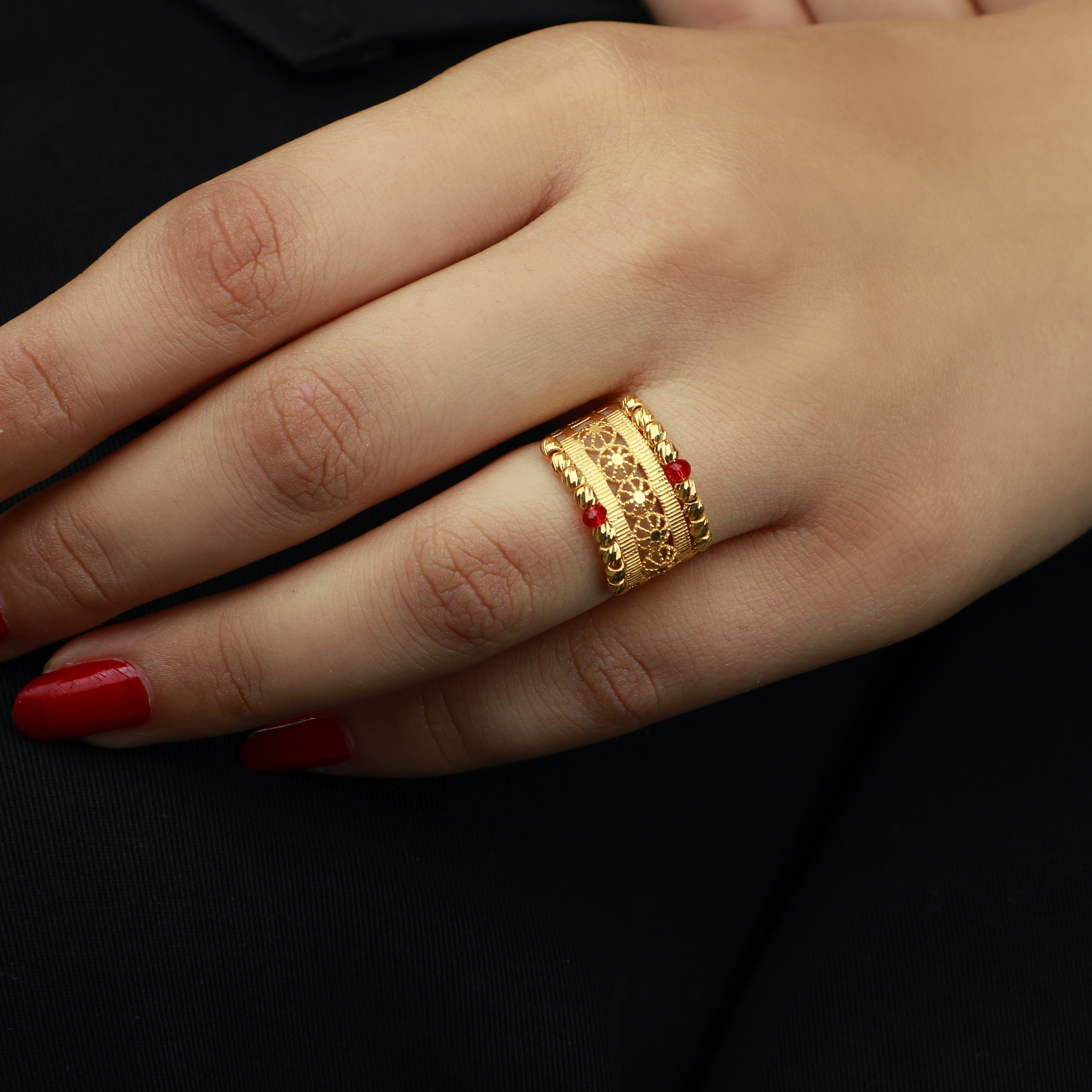 21-karat gold ring, Omani made - (S-0059)