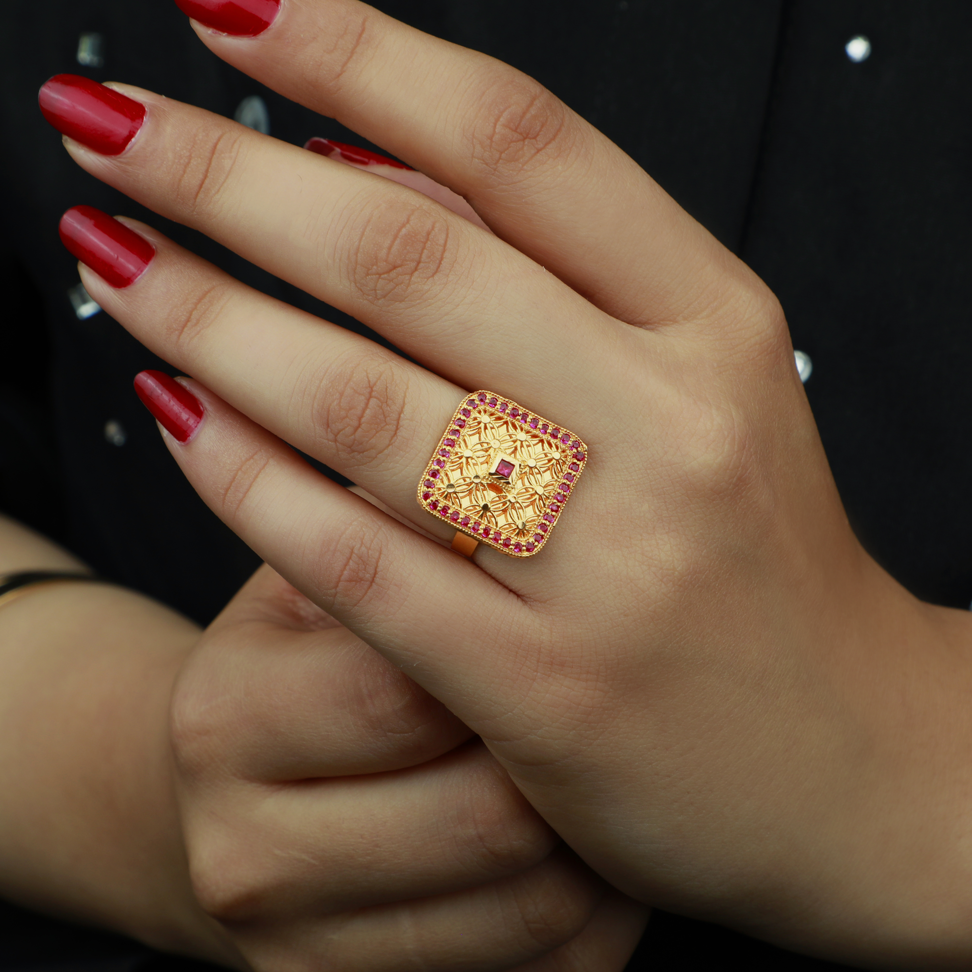 21-karat gold ring, Bahraini made - (S-0061)