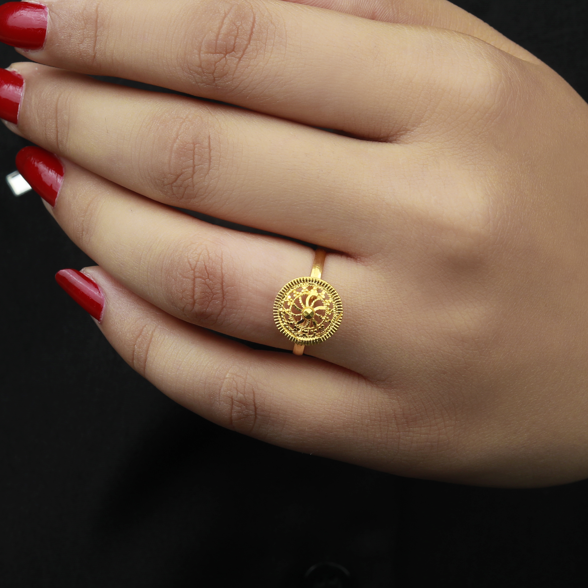 21-karat gold ring, Omani made - (S-0076)