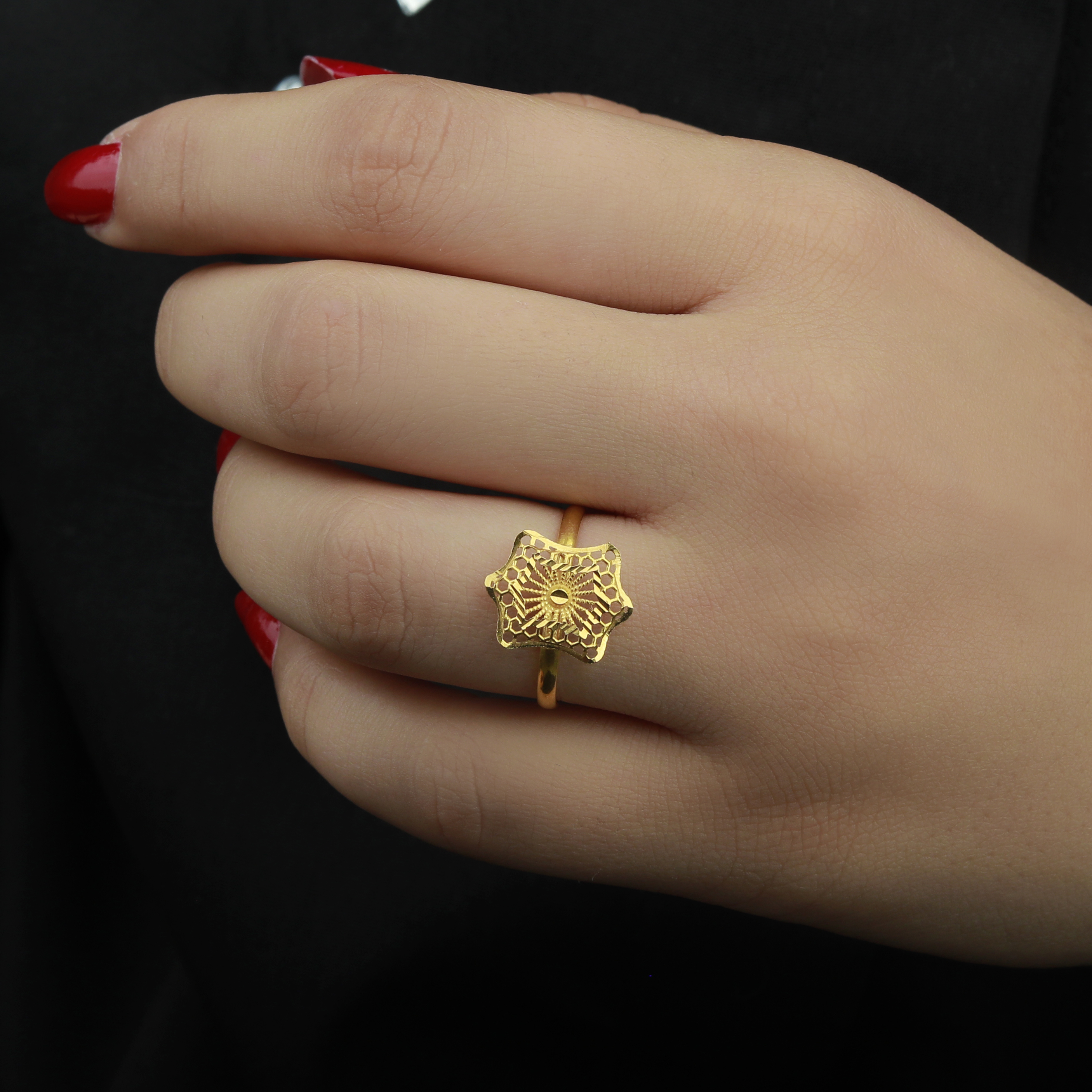 21-karat gold ring, Omani made - (S-0094)