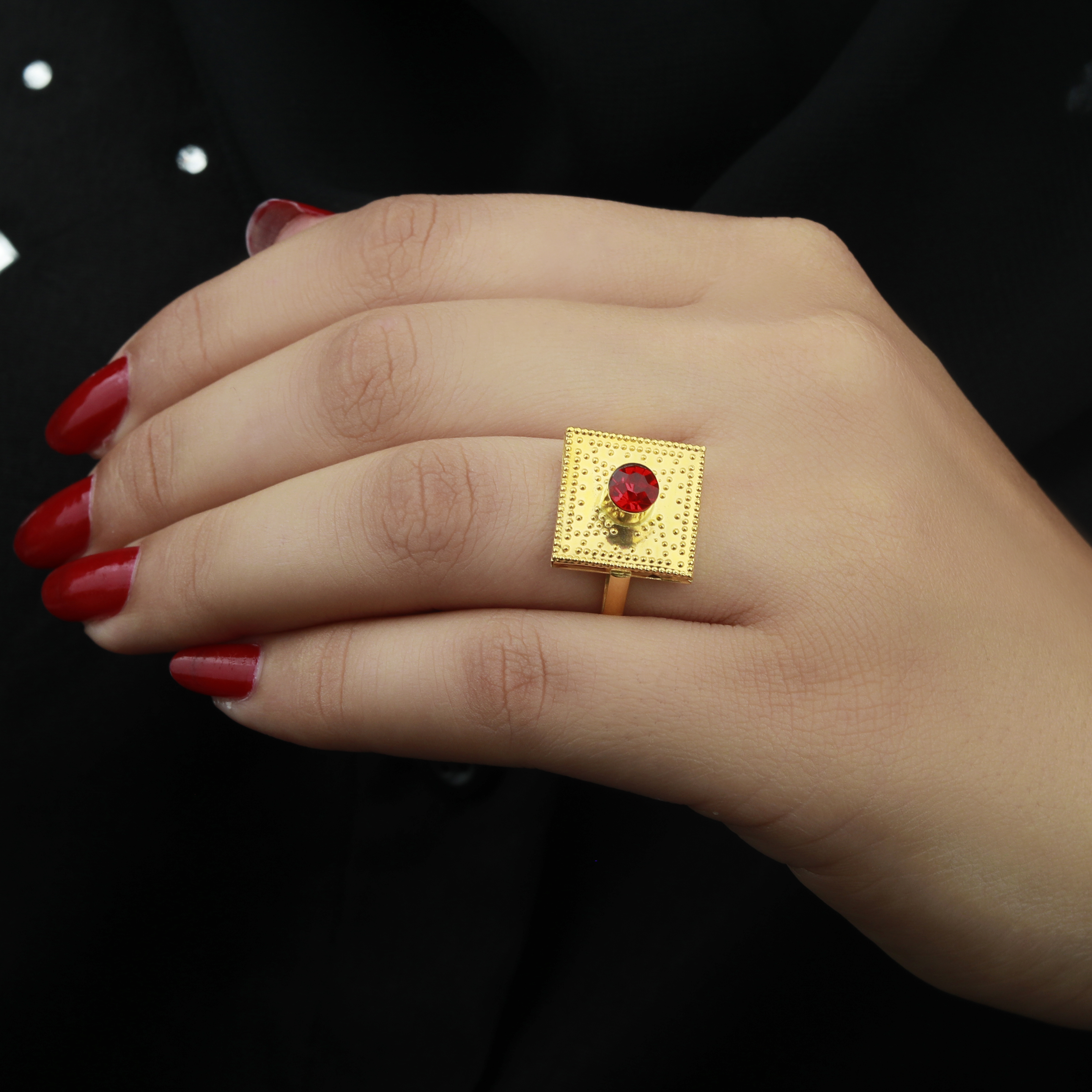 21-karat gold ring, Omani made - (S-0099)